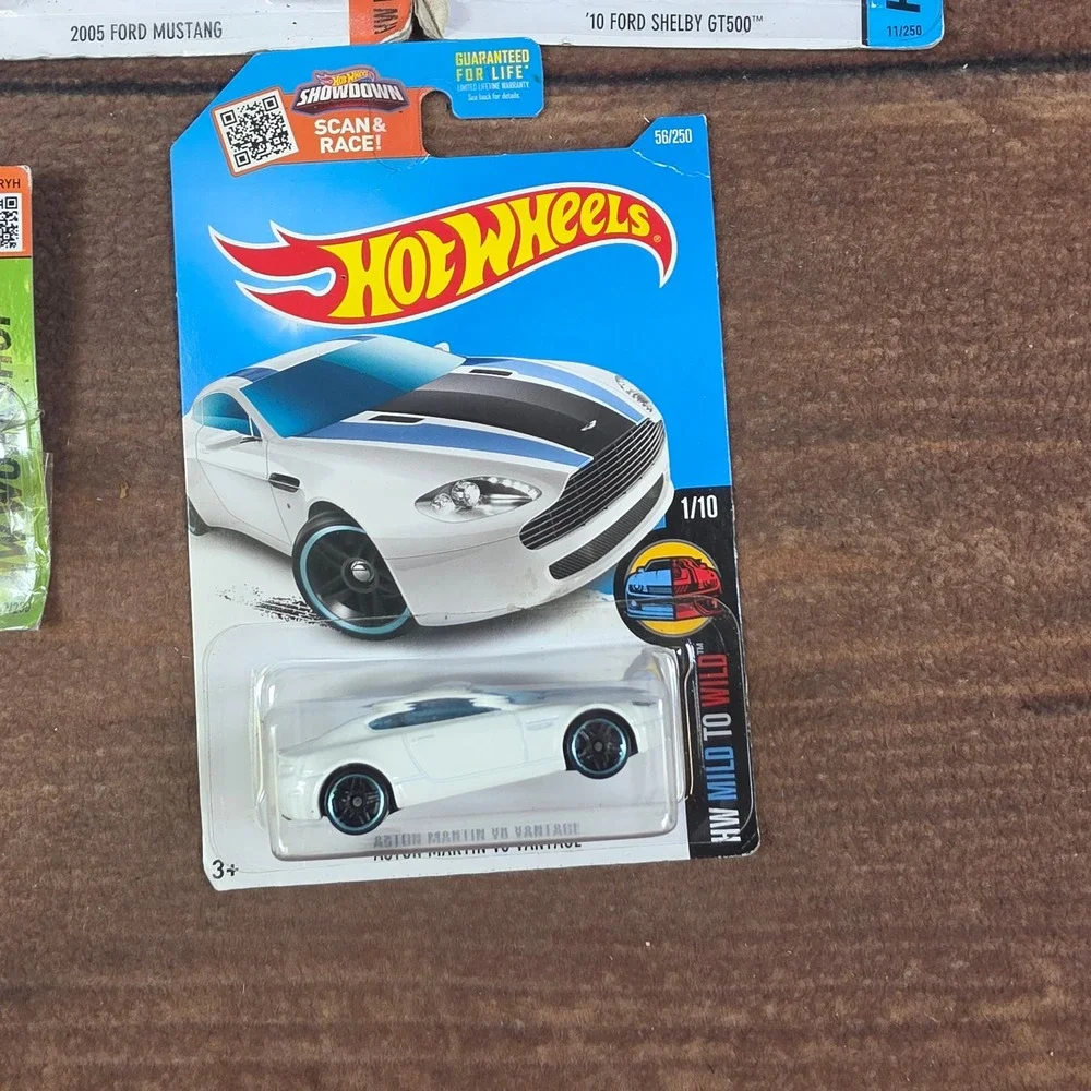 Hot Wheels Toy Cars Kids 1:64 Multicolor Good Diecast Mustang Camaro Lot of 5
